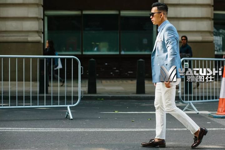 型男西服